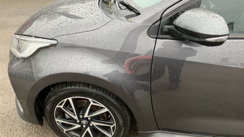 Toyota Yaris 1.5 Hybrid Design 5dr CVT Hybrid Hatchback